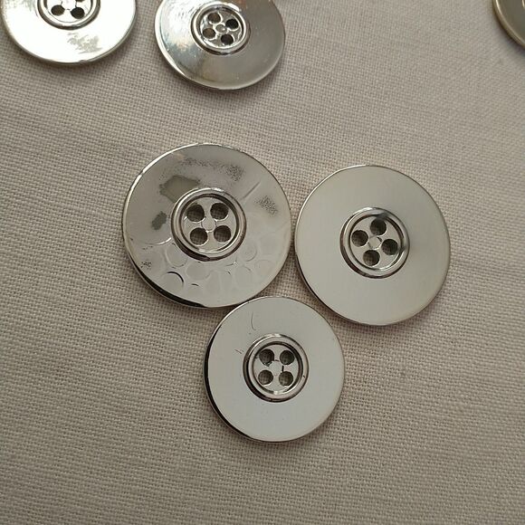 CALVIN KLEIN Replacement Gold Tone Buttons Logo SpellOut 4 Hole 25 30 mm 14x Set - Picture 6 of 6